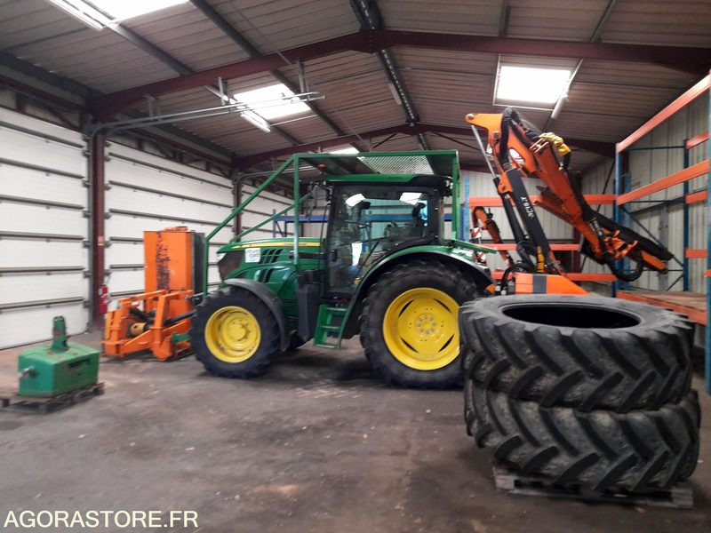 Tracteur JOHN DEERE 6105R avec ensemble outils Noremat 10850h 2013 - جرار: صورة 1 Tracteur JOHN DEERE 6105R avec ensemble outils Noremat 10850h 2013 - جرار: صورة 1
