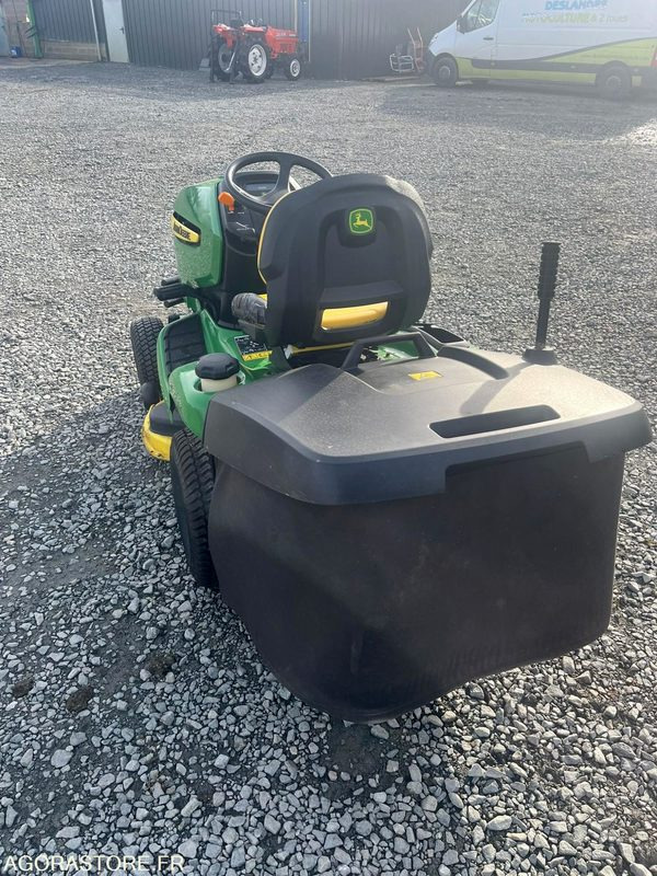 Tracteur tondeuse John deere x305r - جزازة أعشاب الحدائق: صورة 4 Tracteur tondeuse John deere x305r - جزازة أعشاب الحدائق: صورة 4