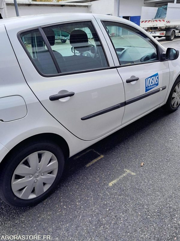 Très belle Renault Clio 2010 Essence/GPL - سيارة: صورة 3 Très belle Renault Clio 2010 Essence/GPL - سيارة: صورة 3