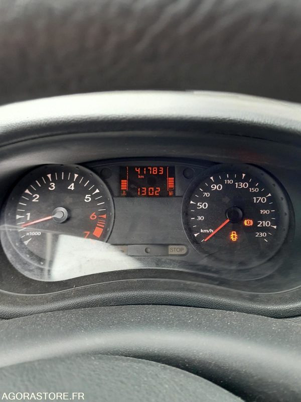 Très belle Renault Clio 2010 Essence/GPL - سيارة: صورة 5 Très belle Renault Clio 2010 Essence/GPL - سيارة: صورة 5