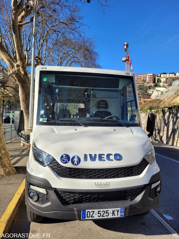 VENTE BUS INDCAR MOBI - IVECO - 210 000 km - BON ETAT - حافلة مدرسية: صورة 3 VENTE BUS INDCAR MOBI - IVECO - 210 000 km - BON ETAT - حافلة مدرسية: صورة 3
