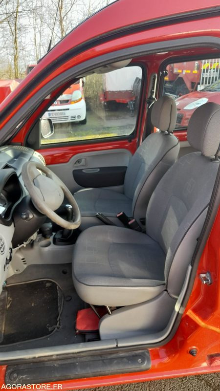 VLTU054 - RENAULT KANGOO 5 PLACES - سيارة: صورة 3 VLTU054 - RENAULT KANGOO 5 PLACES - سيارة: صورة 3