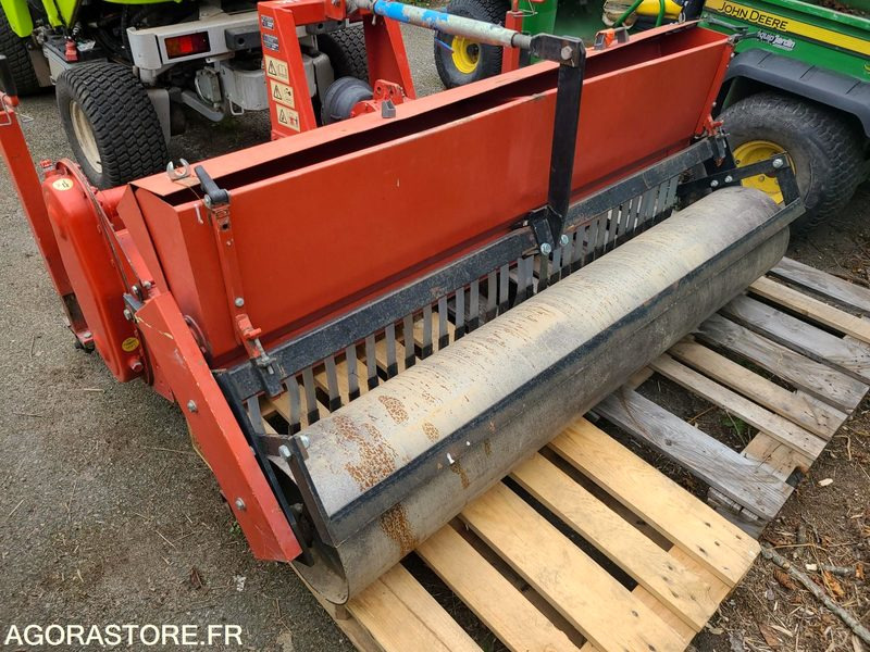 YVMO REGARNISSEUR - 2006 - معدات الحدائق: صورة 1 YVMO REGARNISSEUR - 2006 - معدات الحدائق: صورة 1