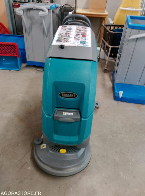 Auto laveuse TENNANT T300 - ماكينة فرك وتجفيف: صورة 5 Auto laveuse TENNANT T300 - ماكينة فرك وتجفيف: صورة 5