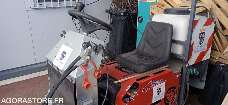 Balayeuse désherbeuse deneigeuse COCHET type GECKO automotrice 27 heures 2021 - سياره كنس شوارع: صورة 3 Balayeuse désherbeuse deneigeuse COCHET type GECKO automotrice 27 heures 2021 - سياره كنس شوارع: صورة 3