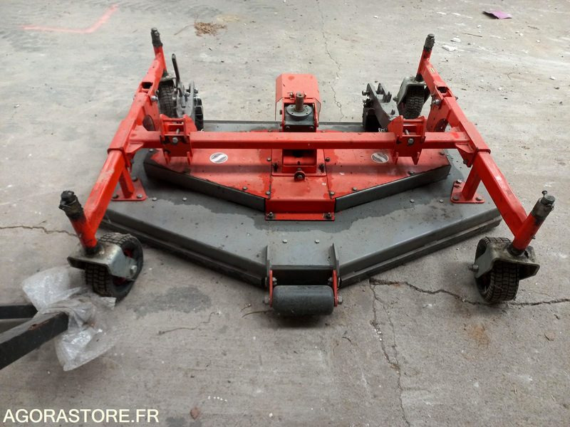 Coupe de tondeuse mulchng Morgneux TMC 150 fixation Kubota - جزازة أعشاب الحدائق: صورة 3 Coupe de tondeuse mulchng Morgneux TMC 150 fixation Kubota - جزازة أعشاب الحدائق: صورة 3