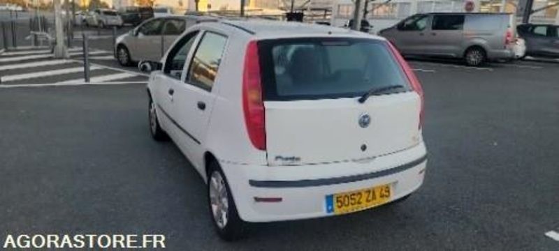 Fiat punto 137166 kms 2005 - سيارة: صورة 3 Fiat punto 137166 kms 2005 - سيارة: صورة 3