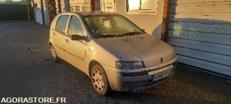 Fiat punto 151053 kms 2002 - سيارة: صورة 1 Fiat punto 151053 kms 2002 - سيارة: صورة 1