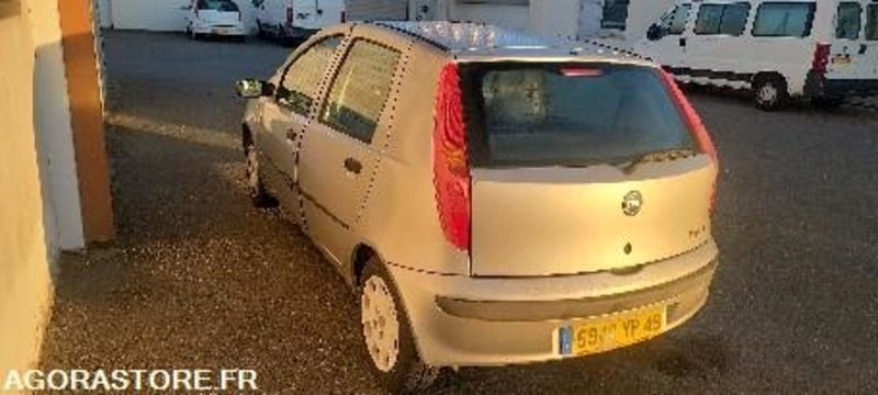 Fiat punto 151053 kms 2002 - سيارة: صورة 2 Fiat punto 151053 kms 2002 - سيارة: صورة 2