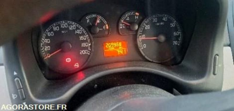 Fiat punto 209968 kms 2005 - سيارة: صورة 4 Fiat punto 209968 kms 2005 - سيارة: صورة 4