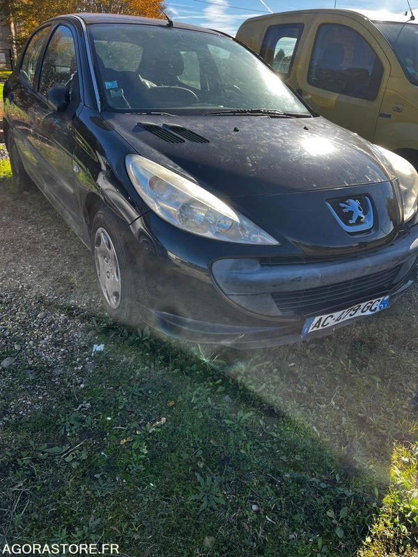 Peugeot 206+ 1.4 hdi 2009 185000km - سيارة: صورة 1 Peugeot 206+ 1.4 hdi 2009 185000km - سيارة: صورة 1