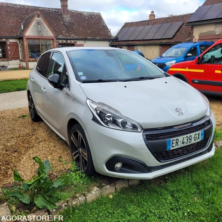 Peugeot 208 gt line - 125 321 kms - 2017 - سيارة: صورة 1 Peugeot 208 gt line - 125 321 kms - 2017 - سيارة: صورة 1