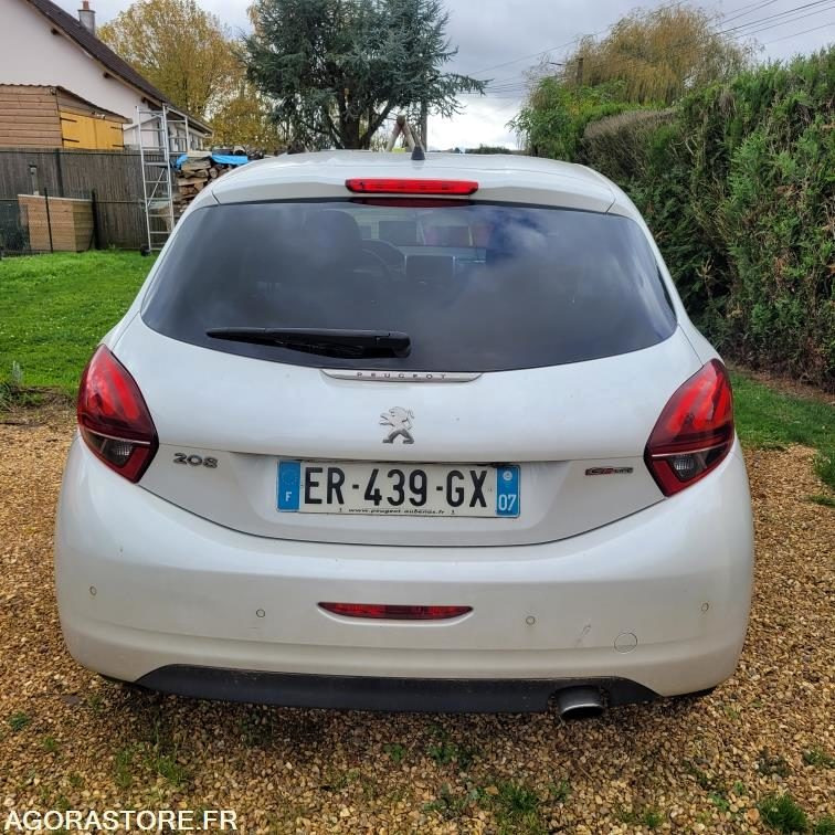 Peugeot 208 gt line - 125 321 kms - 2017 - سيارة: صورة 5 Peugeot 208 gt line - 125 321 kms - 2017 - سيارة: صورة 5