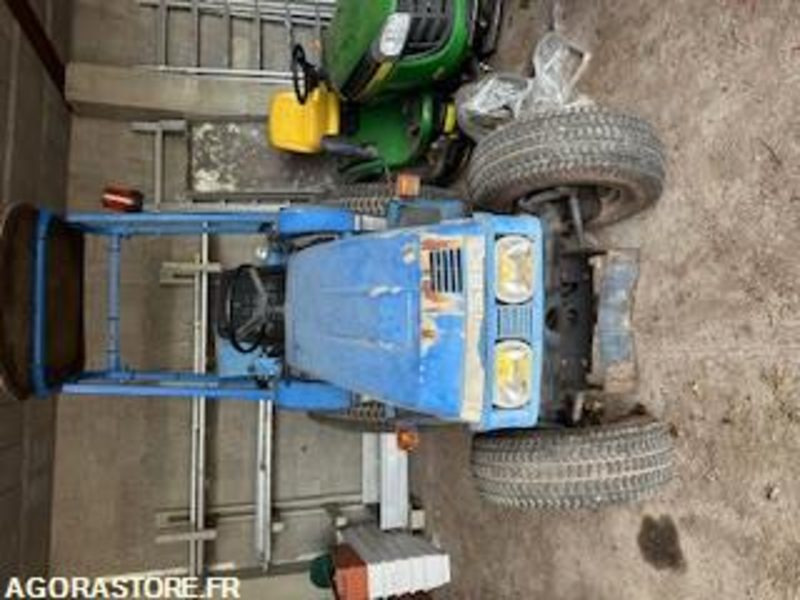 Tracteur iseki - جرار: صورة 1 Tracteur iseki - جرار: صورة 1