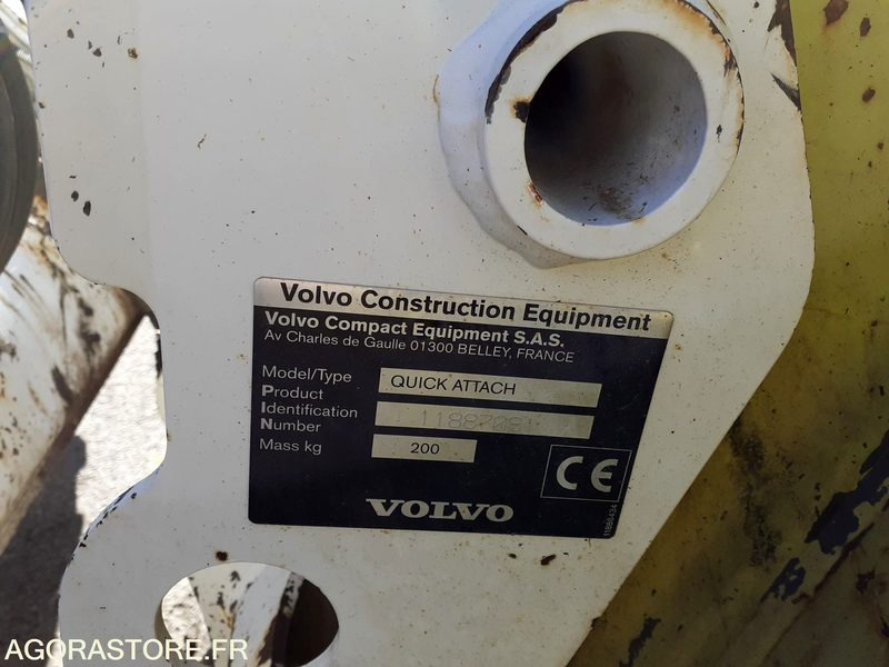 Tractopelle 4x4 volvo bl71 - جرافة حفار: صورة 4 Tractopelle 4x4 volvo bl71 - جرافة حفار: صورة 4