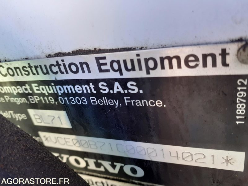 Tractopelle 4x4 volvo bl71 - جرافة حفار: صورة 5 Tractopelle 4x4 volvo bl71 - جرافة حفار: صورة 5