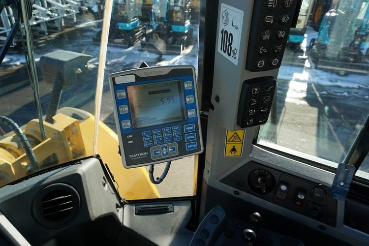 اللودر بعجل CAT 966K: صورة 22