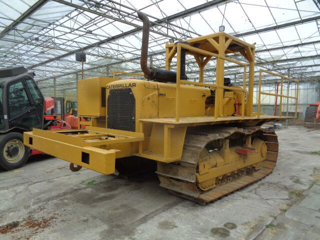 Caterpillar D6C - جرار: صورة 1 Caterpillar D6C - جرار: صورة 1