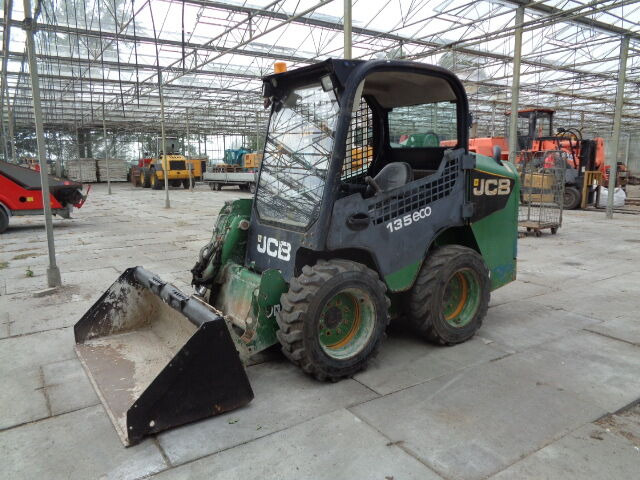 JCB 135 R - شيول صغير: صورة 1 JCB 135 R - شيول صغير: صورة 1