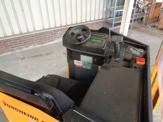 Jungheinrich ESC 216 - شاحنة مناوِلة: صورة 5 Jungheinrich ESC 216 - شاحنة مناوِلة: صورة 5