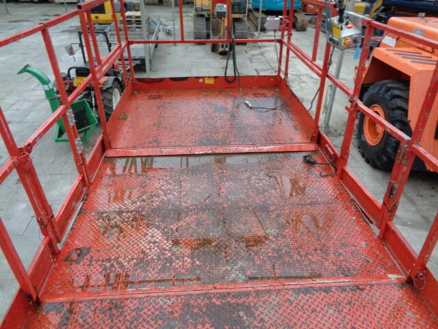 Skyjack SJ9250 - رافعة هيدروليكية مقصية: صورة 5 Skyjack SJ9250 - رافعة هيدروليكية مقصية: صورة 5