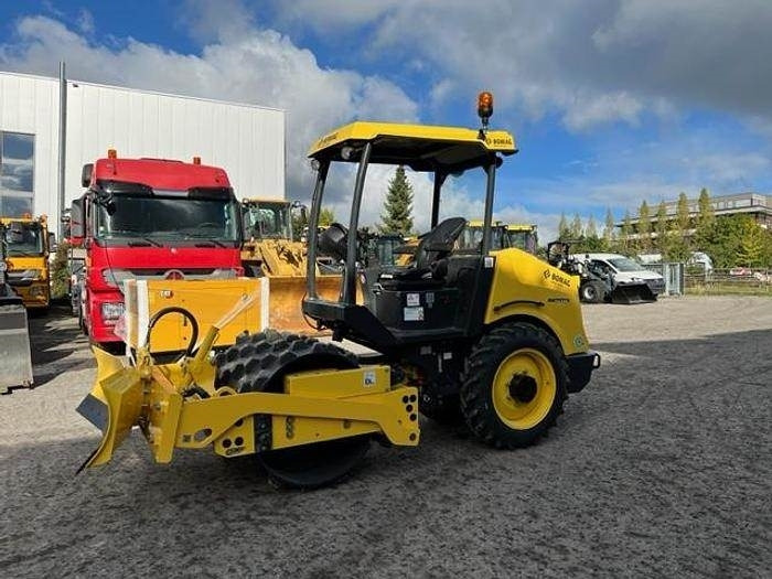 Bomag BW 124 PDH-5 - مدحلة ضاغطة: صورة 1 Bomag BW 124 PDH-5 - مدحلة ضاغطة: صورة 1