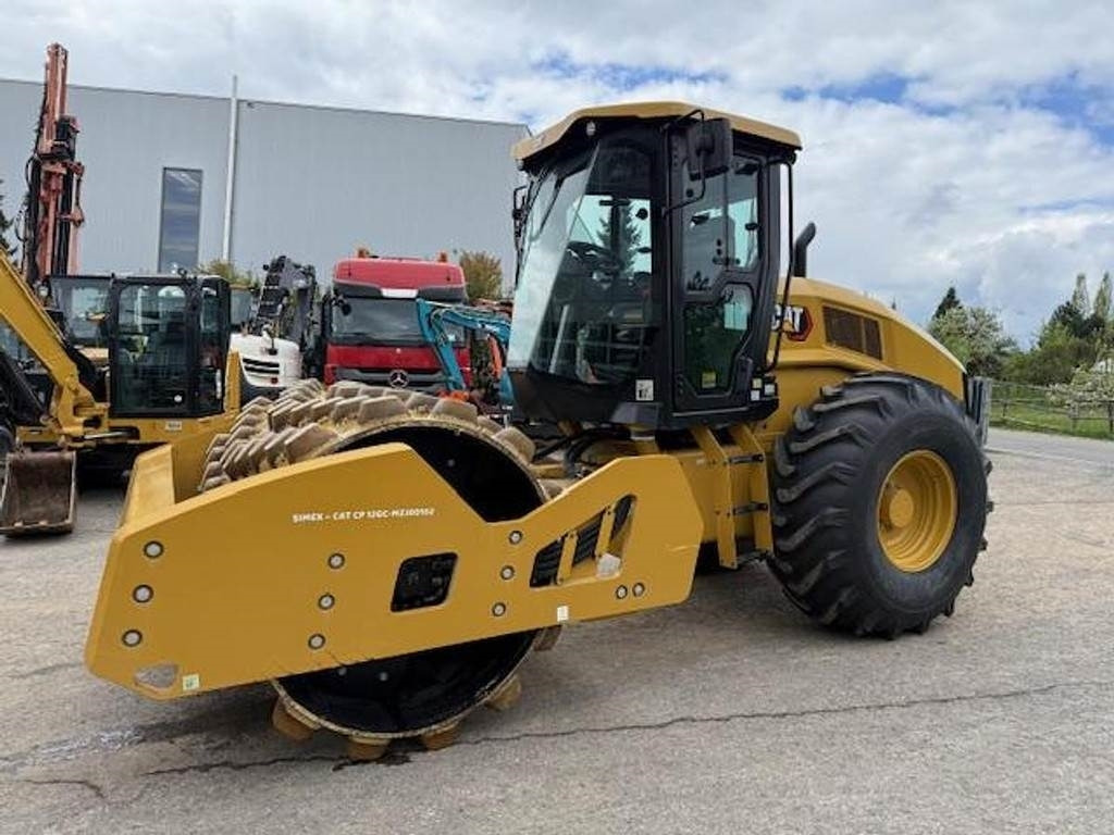 CAT CP12 GC - مدحلة: صورة 1 CAT CP12 GC - مدحلة: صورة 1