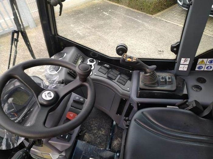 GiANT G3500 Tele - جرافة ذات عجلات تلسكوبية: صورة 3 GiANT G3500 Tele - جرافة ذات عجلات تلسكوبية: صورة 3