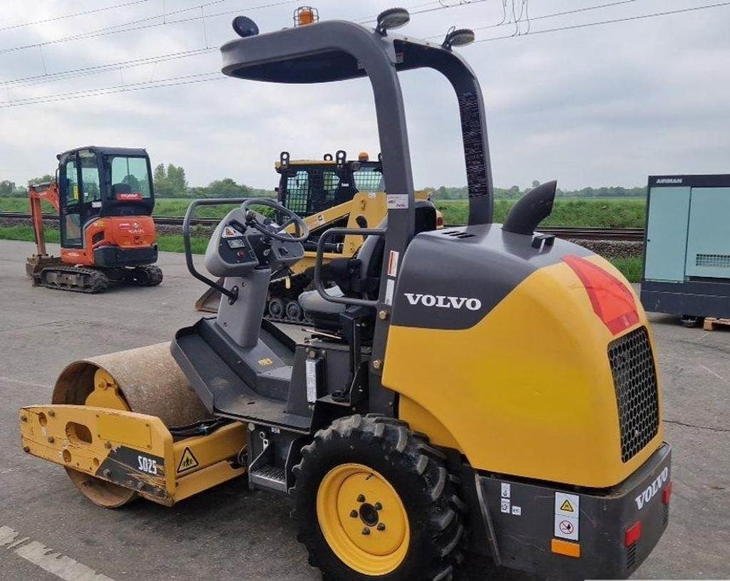 Volvo SD25 - مدحلة: صورة 4 Volvo SD25 - مدحلة: صورة 4