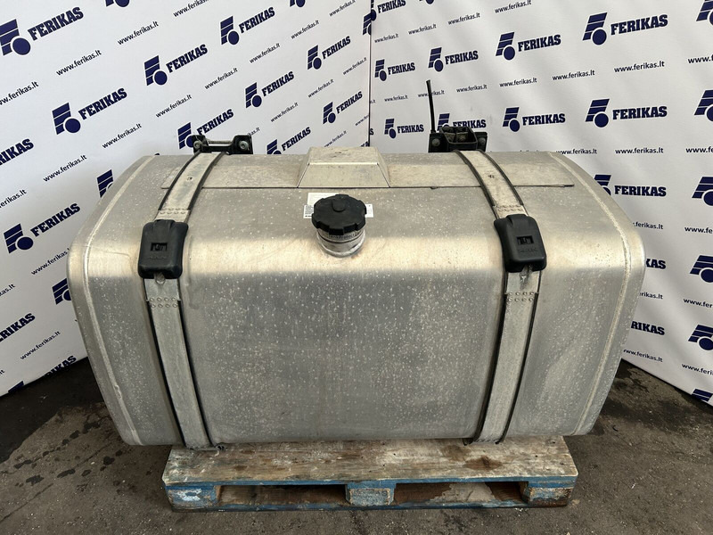 MAN complete fuel tank with brackets - خزان الوقود - شاحنة: صورة 1 MAN complete fuel tank with brackets - خزان الوقود - شاحنة: صورة 1
