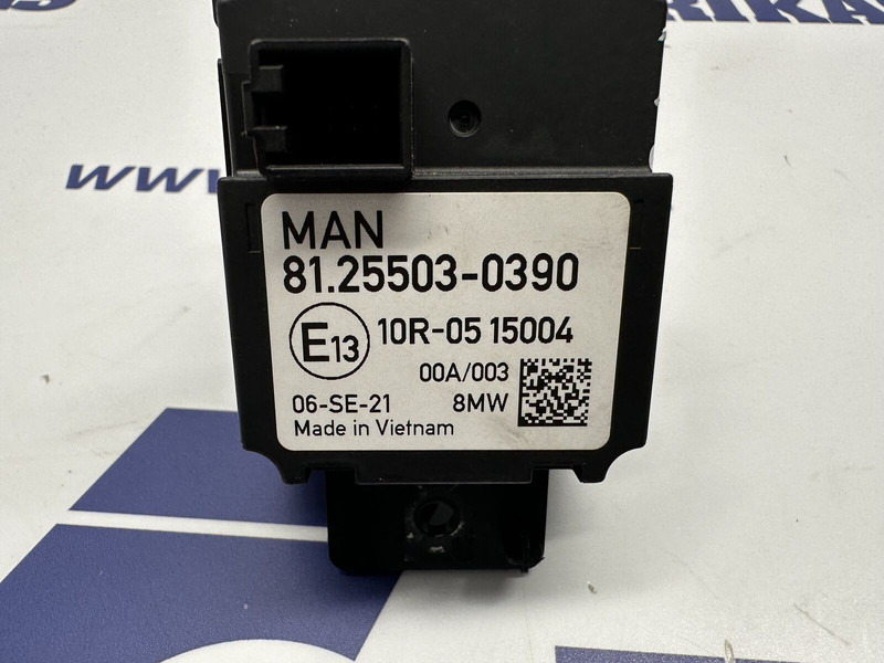 MAN parking brake switch - لوحة القيادة - شاحنة: صورة 3 MAN parking brake switch - لوحة القيادة - شاحنة: صورة 3