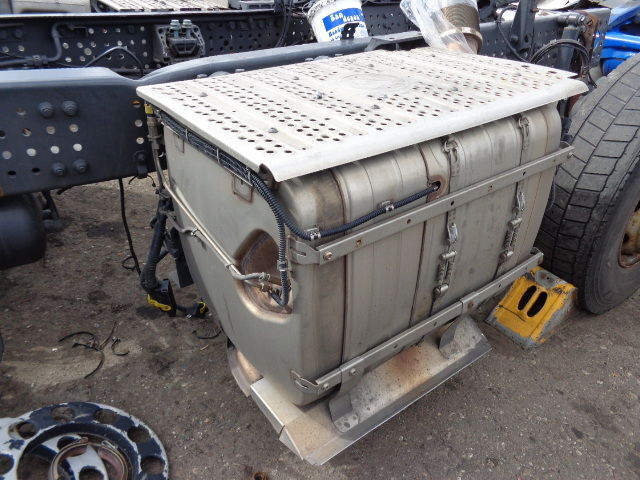 Mercedes-Benz MP4 EURO 6 exhaust gas catalyst - محول حفزي - شاحنة: صورة 3 Mercedes-Benz MP4 EURO 6 exhaust gas catalyst - محول حفزي - شاحنة: صورة 3