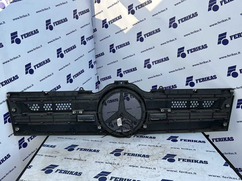 Mercedes-Benz bonnet grill with illuminated logo - غطاء محرك المركبة - شاحنة: صورة 4 Mercedes-Benz bonnet grill with illuminated logo - غطاء محرك المركبة - شاحنة: صورة 4