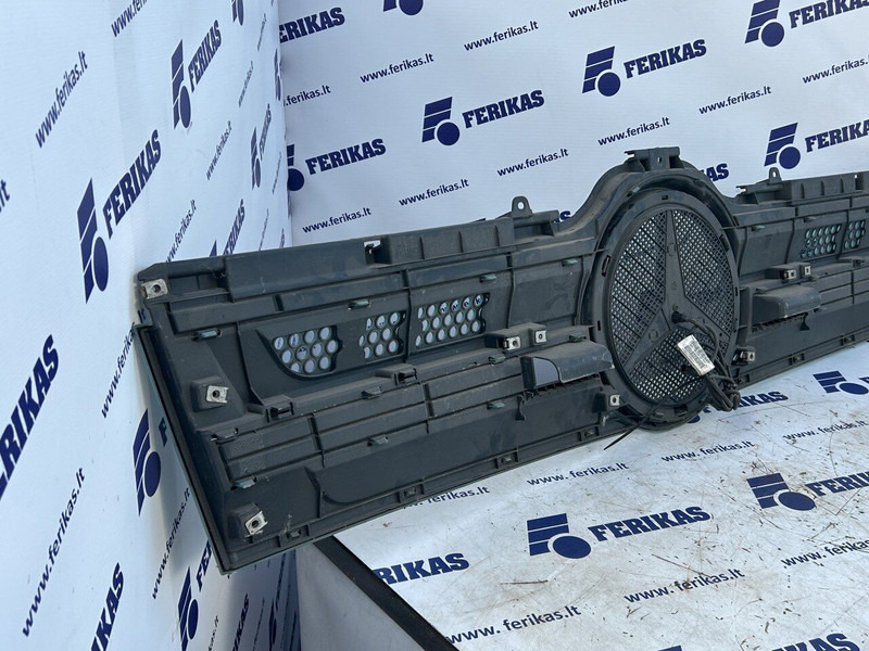 Mercedes-Benz bonnet grill with illuminated logo - غطاء محرك المركبة - شاحنة: صورة 5 Mercedes-Benz bonnet grill with illuminated logo - غطاء محرك المركبة - شاحنة: صورة 5