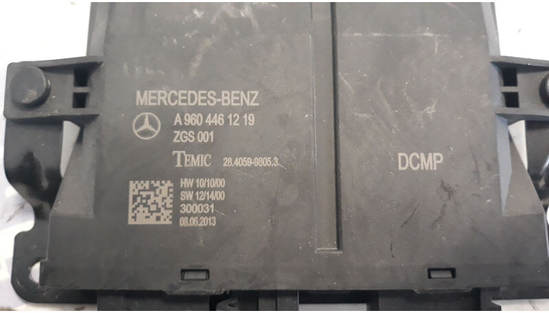 Mercedes-Benz door control module - وحدة تحكم الكتروني - شاحنة: صورة 3 Mercedes-Benz door control module - وحدة تحكم الكتروني - شاحنة: صورة 3