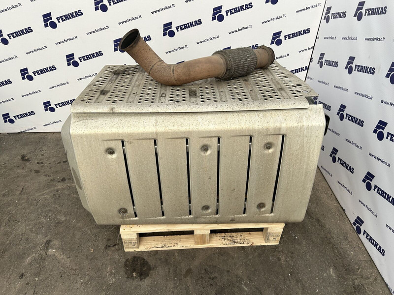 Mercedes-Benz exhaust catalyst - محول حفزي - شاحنة: صورة 1 Mercedes-Benz exhaust catalyst - محول حفزي - شاحنة: صورة 1