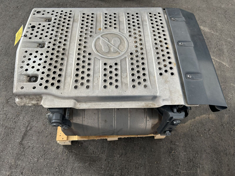 Mercedes-Benz exhaust catalyst - محول حفزي - شاحنة: صورة 5 Mercedes-Benz exhaust catalyst - محول حفزي - شاحنة: صورة 5