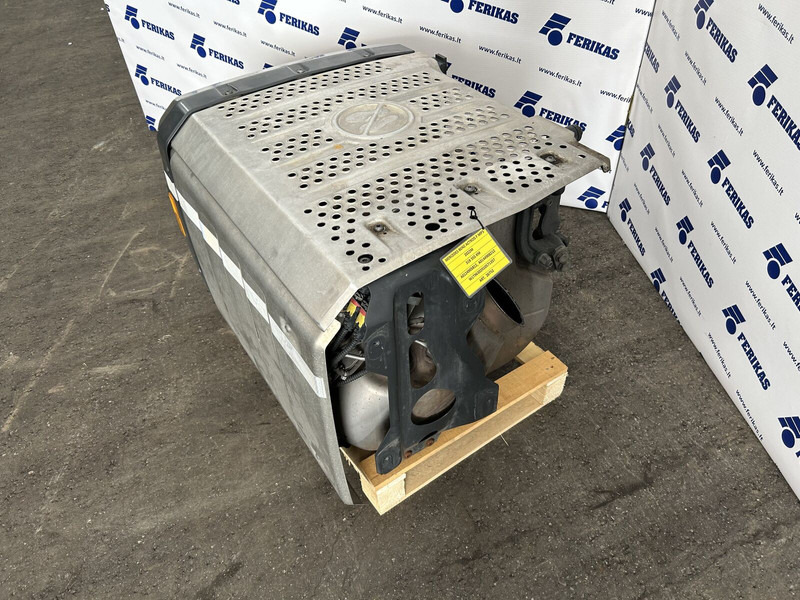 Mercedes-Benz exhaust catalyst - محول حفزي - شاحنة: صورة 3 Mercedes-Benz exhaust catalyst - محول حفزي - شاحنة: صورة 3