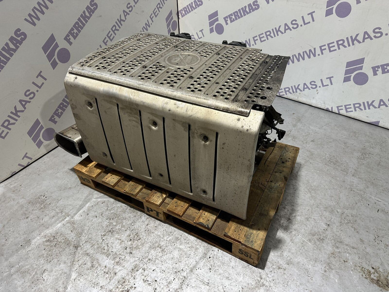 Mercedes-Benz exhaust catalyst - محول حفزي - شاحنة: صورة 1 Mercedes-Benz exhaust catalyst - محول حفزي - شاحنة: صورة 1