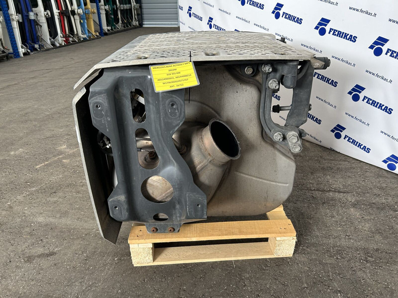 Mercedes-Benz exhaust catalyst - محول حفزي - شاحنة: صورة 4 Mercedes-Benz exhaust catalyst - محول حفزي - شاحنة: صورة 4
