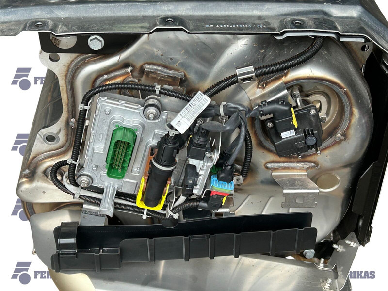 Mercedes-Benz exhaust catalyst - محول حفزي - شاحنة: صورة 5 Mercedes-Benz exhaust catalyst - محول حفزي - شاحنة: صورة 5