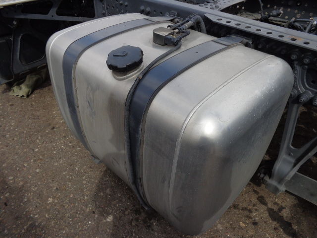 Mercedes-Benz fuel tank with brackets - خزان الوقود - شاحنة: صورة 4 Mercedes-Benz fuel tank with brackets - خزان الوقود - شاحنة: صورة 4