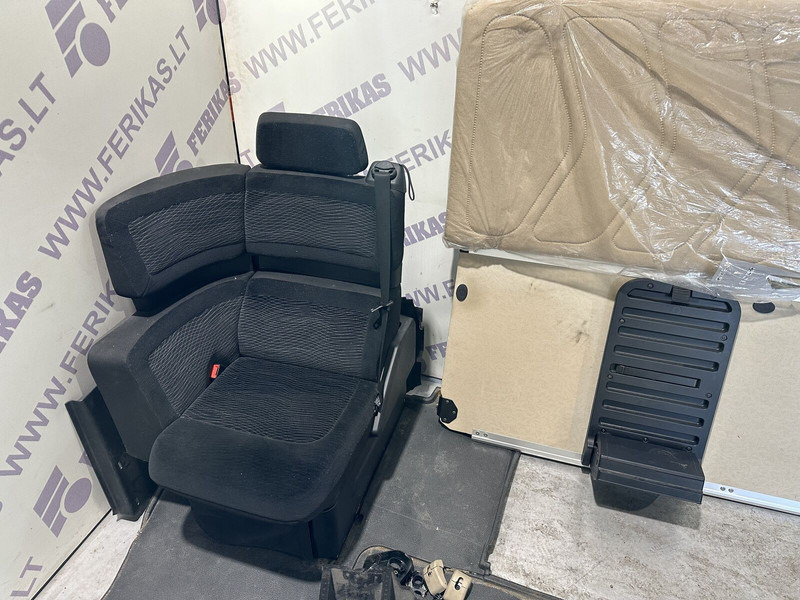 Mercedes-Benz passenger seat with lower bunk and table - مقعد - شاحنة: صورة 1 Mercedes-Benz passenger seat with lower bunk and table - مقعد - شاحنة: صورة 1