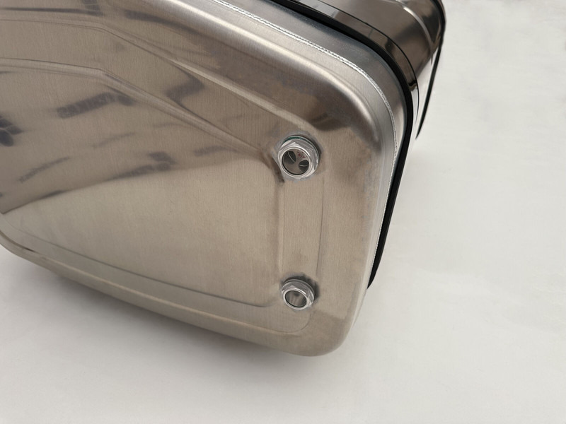 Mercedes-Benz - خزان هيدروليكي - شاحنة: صورة 3 Mercedes-Benz - خزان هيدروليكي - شاحنة: صورة 3