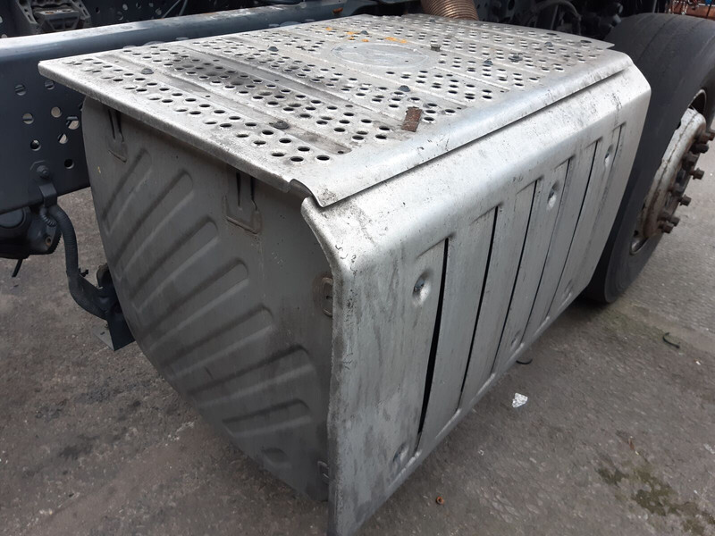 Mercedes-Benz - محول حفزي - شاحنة: صورة 1 Mercedes-Benz - محول حفزي - شاحنة: صورة 1