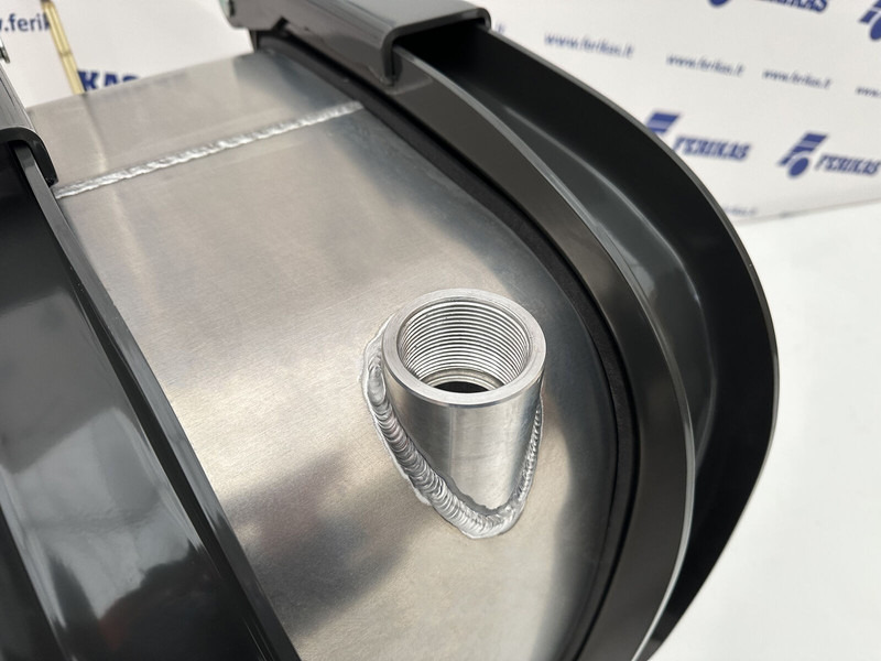 Mercedes-Benz - خزان هيدروليكي - شاحنة: صورة 5 Mercedes-Benz - خزان هيدروليكي - شاحنة: صورة 5