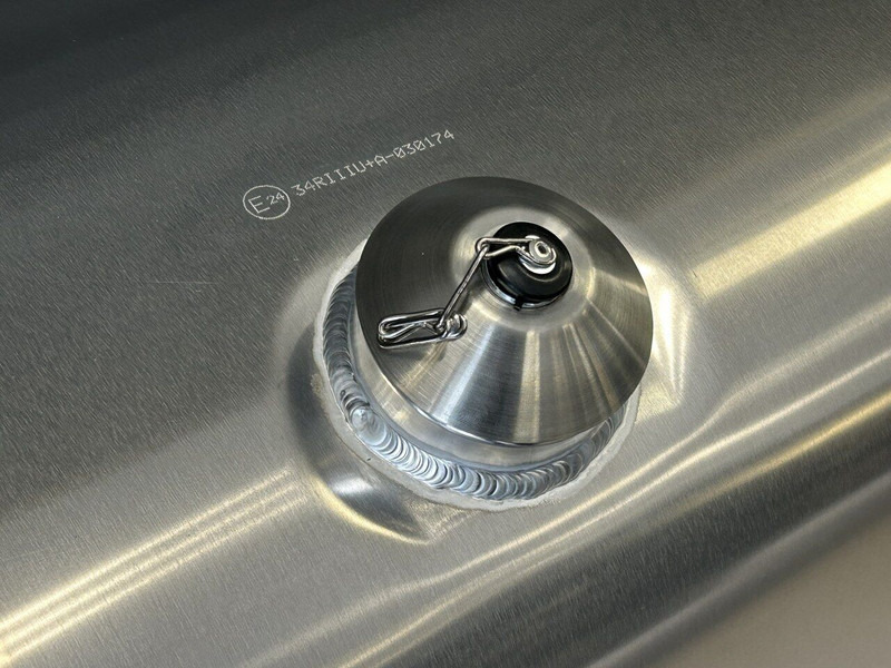 Scania Fuel tank anti-theft protection, 80mm - نظام الوقود - شاحنة: صورة 5 Scania Fuel tank anti-theft protection, 80mm - نظام الوقود - شاحنة: صورة 5
