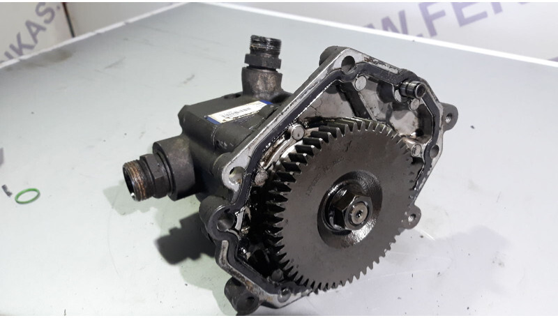 Scania hydraulic steering pump - مضخة المقود - شاحنة: صورة 1 Scania hydraulic steering pump - مضخة المقود - شاحنة: صورة 1