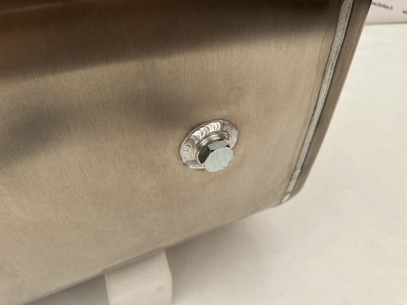 جديدة خزان الوقود - شاحنة Volvo New aluminum fuel 530L: صورة 7