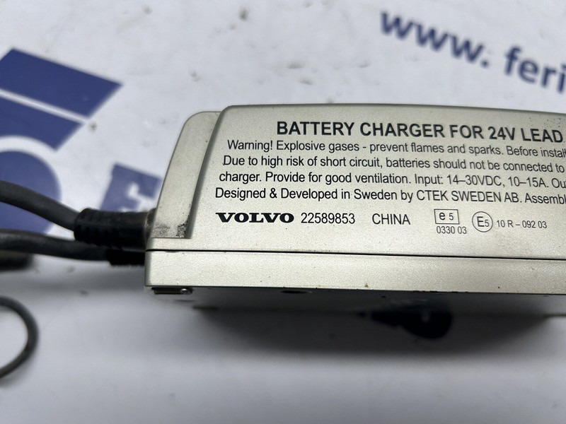 Volvo battery charger, converter - النظام الكهربائي - شاحنة: صورة 4 Volvo battery charger, converter - النظام الكهربائي - شاحنة: صورة 4